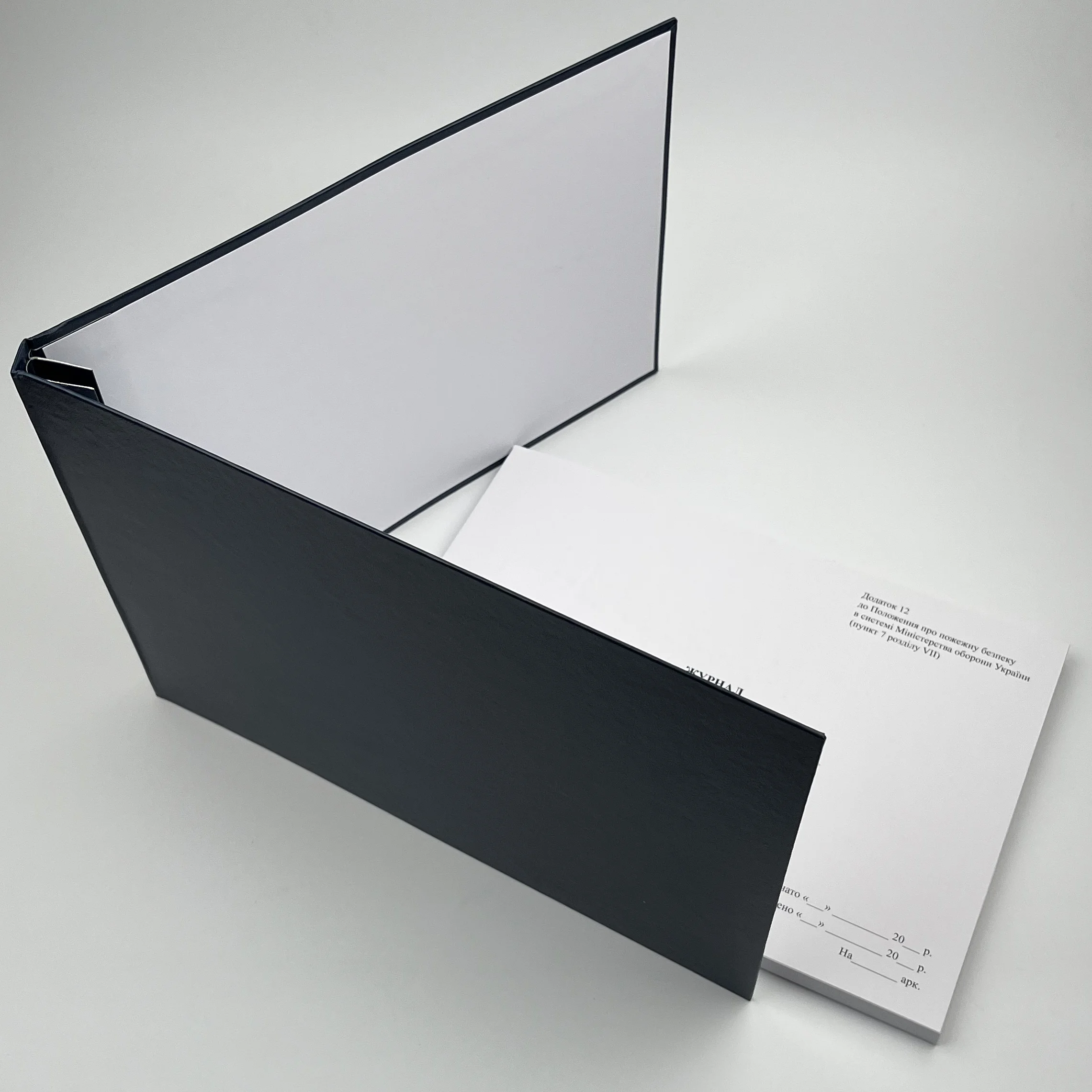 Тверда обкладинка для журналів та книг обліку. . 